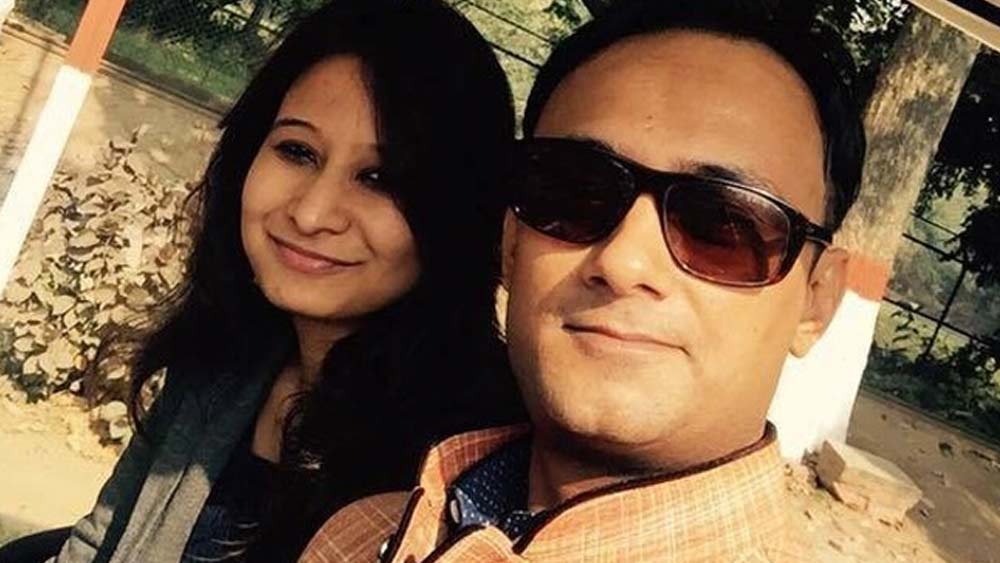 বাড়ির লোকদের দাবি, এই কথা গৌরব জানিয়েছিলেন তাঁর স্ত্রী আর্যাকেও। কিন্তু আর্যা ভেবেছিলেন তাঁর স্বামীর হয়তো কাজের চাপে এমন ধারণা হচ্ছে।