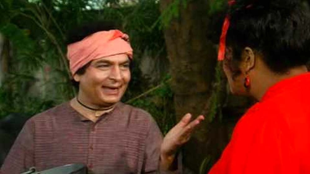 ‘খুন পসিনা’, ‘বিদাই’, নিকাহ’ ছবিতে নিজের চেনা ভাবমূর্তির বাইরে বেরিয়ে আসরানির অন্যরকম কাজ নজর কেড়েছিল দর্শকদের। আশির দশকে বলিউডে অ্যাকশন ছবির জোয়ারে চিত্রনাট্যে কমতে থাকে কমেডিয়ানের পরিসর।