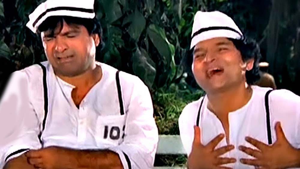 এই সময়ে কাজ করা কমিয়ে দেন আসরানিও। আশির দশকে তাঁর অভিনীত ছবিগুলির মধ্যে অন্যতম ‘হমারি বহু অলকা’, ‘কামচোর’, ‘লভ ৮৬’, ‘অগর তুম না হোতে’, ‘আশা জ্যোতি’ এবং ‘বিবি হো তো অ্যায়সি’। কেরিয়ারের সেরা সময়ে আসরানি-কাদের খান-শক্তি কপূর জুটিও ছিল বহু ছবির সাফল্যের নেপথ্য কারিগর।