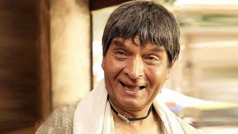 অভিনয়ের নতুন ইনিংসে নব্বইয়ের দশকে বেশ কিছু ছবিতে আসরানির অভিনয় জনপ্রিয় হয়। ‘তকদিরওয়ালা’, ‘জো জিতা ওহি সিকন্দর’, ‘ঘরওয়ালি বাহারওয়ালি’, ‘হিরো হিন্দুস্তানি’ ছবিতে নস্টালজিয়া ফিরিয়ে আনে আসরানির অভিনয়।