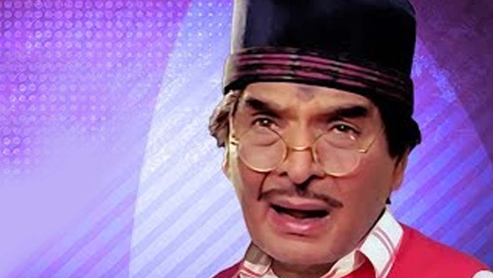 পারিবারিক ব্যবসায় যোগ না দিলেও আসরানি নিজে ব্যবসা শুরু করেছিলেন। প্রথমে তিনি গুজরাতি ছবির প্রযোজনা সংস্থা শুরু করেছিলেন। তার পর অন্যান্য ব্যবসাতেও পা রেখেছিলেন। কিন্তু প্রথম ব্যবসায় সফল হলেও দ্বিতীয় ব্যবসায় আর্থিক ক্ষতির মুখোমুখি হন আসরানি।