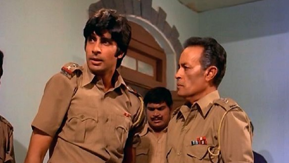 ১৯৭৩ সালে ‘জঞ্জির’ যখন মুক্তি পায়, তার আগে ১২টি ফ্লপ ছবিতে অভিনয় করেছেন অমিতাভ। কিন্তু ‘জঞ্জির’ আগের সব হিসেব নিকেশ বদলে দেয়। এর পর সেলিম-জাভেদ জুটির সঙ্গে একে একে ‘দিওয়ার’, ‘শোলে’, ‘ডন’ এবং ‘শান’-এর মতো সুপারহিট ছবি উপহার দেন অমিতাভ। সেই তুলনায় রাজেশ খন্নার কেরিয়ার গ্রাফ নীচে নামতে থাকে।