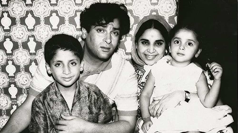 ১৯৫৬ সালের ১ জুলাই জন্ম শাম্মি কপূর ও গীতা বালির একমাত্র ছেলের। নাম রাখা হয়েছিল আদিত্য রাজ কপূর।