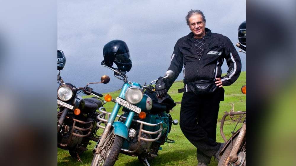 বলিউডের অন্যতম স্তম্ভ কপূর পরিবারের সদস্য হয়ে লাইট সাউন্ড ক্যামেরার দুনিয়ায় আসবেন না, তা-ই বা কী করে হয়!