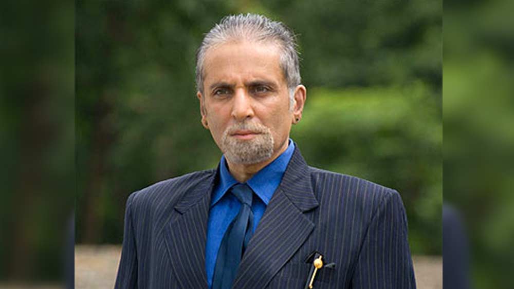 তবে অভিনয় নয়, আদিত্য কেরিয়ার শুরু করেছিলেন ক্যামেরার পিছনে।