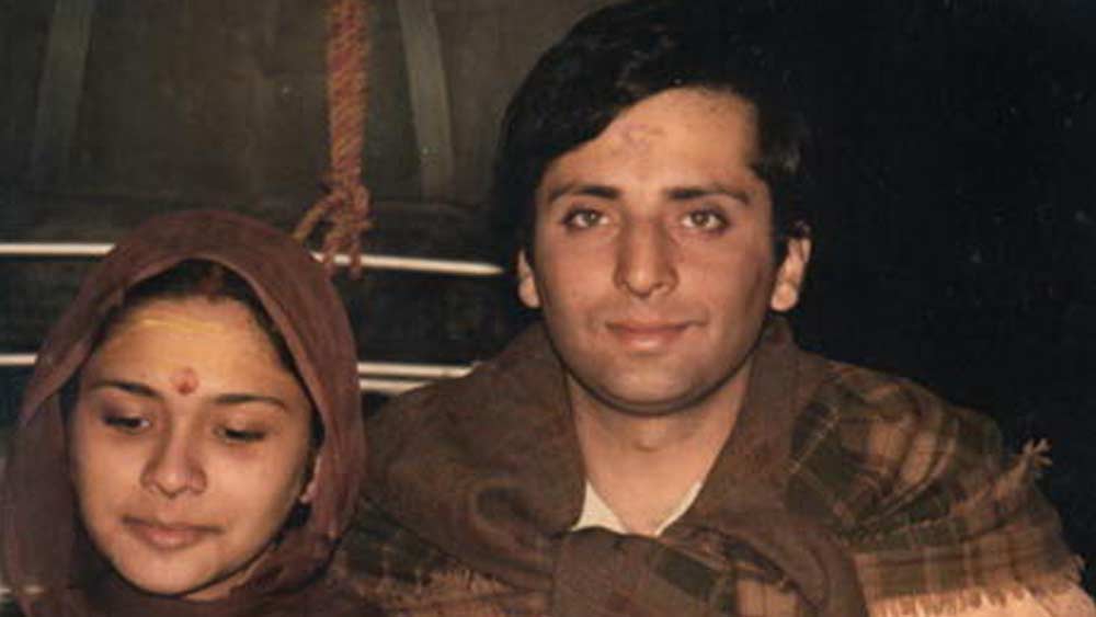 ১৯৭৩ সালে তিনি তাঁর জেঠু রাজ কপূরের ছবি ‘ববি’-তে সহকারী পরিচালক ছিলেন।