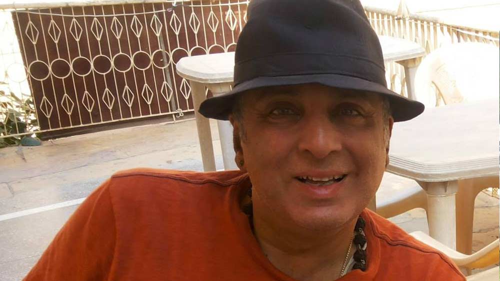 তা ছাড়া অভিনেতা বা তারকা হিসেবে বাবার সঙ্গে তুলনার হাত থেকেও তিনি বেঁচে গিয়েছেন বলে মনে করেন আদিত্য। শাম্মি কপূরের সঙ্গে কেমন ছিল তাঁর সম্পর্কের সমীকরণ?