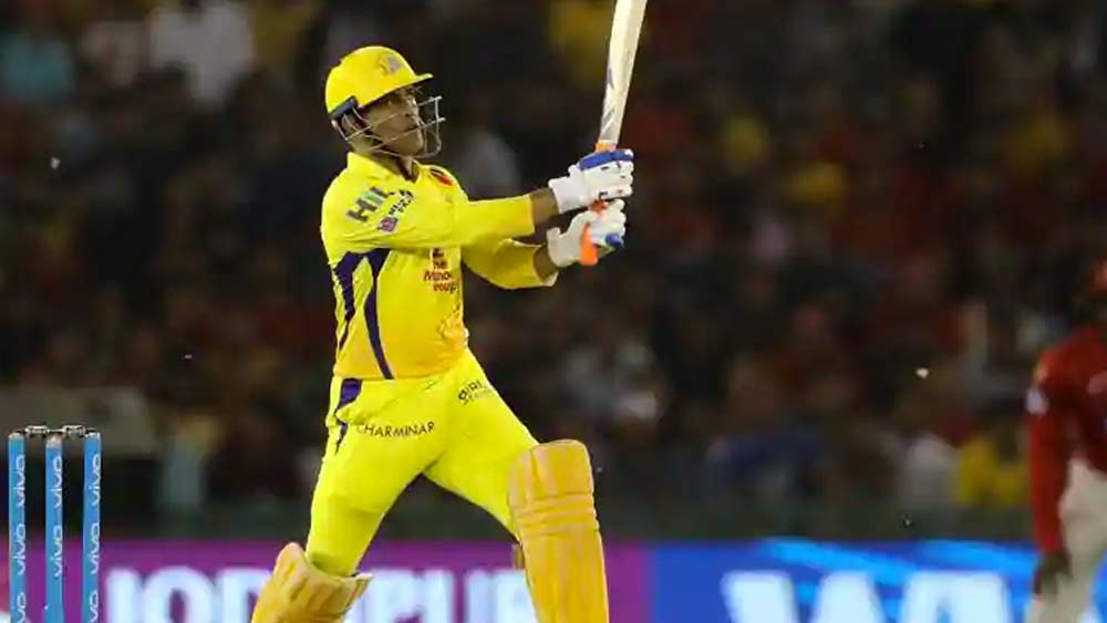 ছয়ে বিশ্বের সেরা ফিনিশার। মহেন্দ্র সিংহ ধোনিই দলের অধিনায়ক। উইকেটকিপার, ফিনিশার ও ক্যাপ্টেন, থ্রি-ডি ক্রিকেটার তিনি। কোহালি এবং রোহিতের উপস্থিতি সত্ত্বেও নেতৃত্বে ধোনির উপরই ভরসা রেখেছেন ডি’ভিলিয়ার্স। আইপিএল তিন বার জিতেছেন ধোনি। সেটাও একটা বড় কারণ।