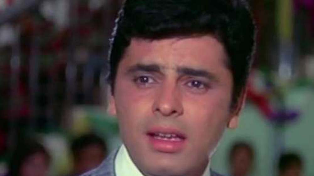 কিন্তু পরিচালক হিসেবেও অধরাই থেকে গেল সাফল্য। আশির দশকের শেষে সঞ্জয় সরে আসেন দূরদর্শনে। বড় পর্দার তুলনায় ছোট পর্দায় তাঁর সাফল্য ও জনপ্রিয়তা অনেক বেশি।