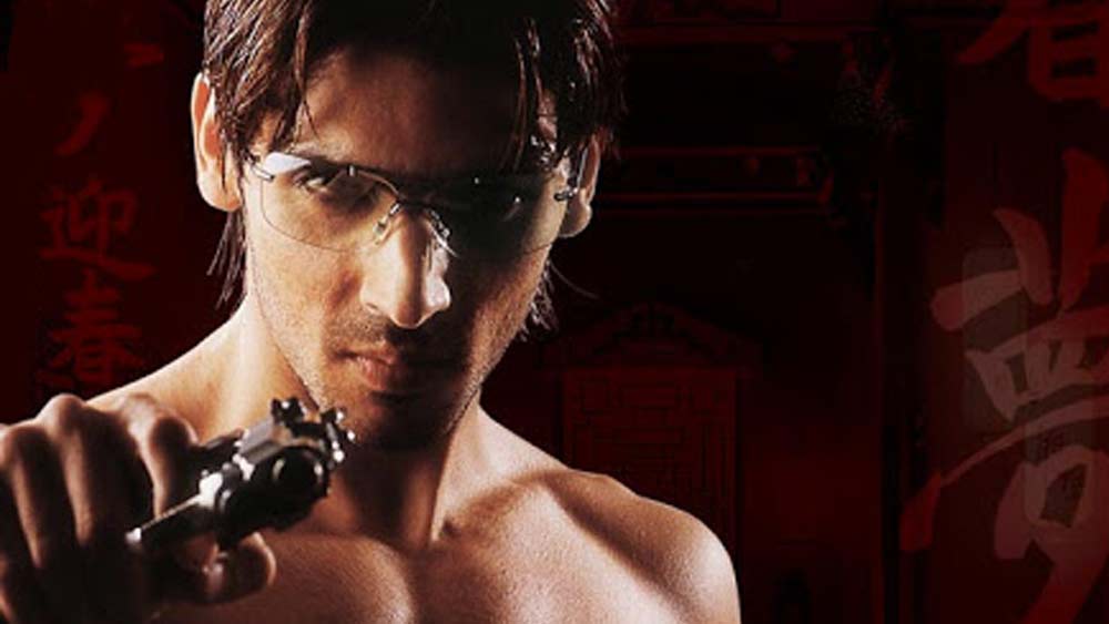 সঞ্জয়ের ছেলে জায়েদ খানও অভিনয় শুরু করেছিলেন। ‘চুরা লিয়া হ্যায় তুমনে’, ‘ম্যায়ঁ হুঁ না’, ‘শব্দ’, ‘দশ’, ‘যুবরাজ’-সহ বেশি কিছু ছবিতে অভিনয় করেছেন তিনি। কিন্তু সে ভাবে দাগ কাটতে পারেননি ।