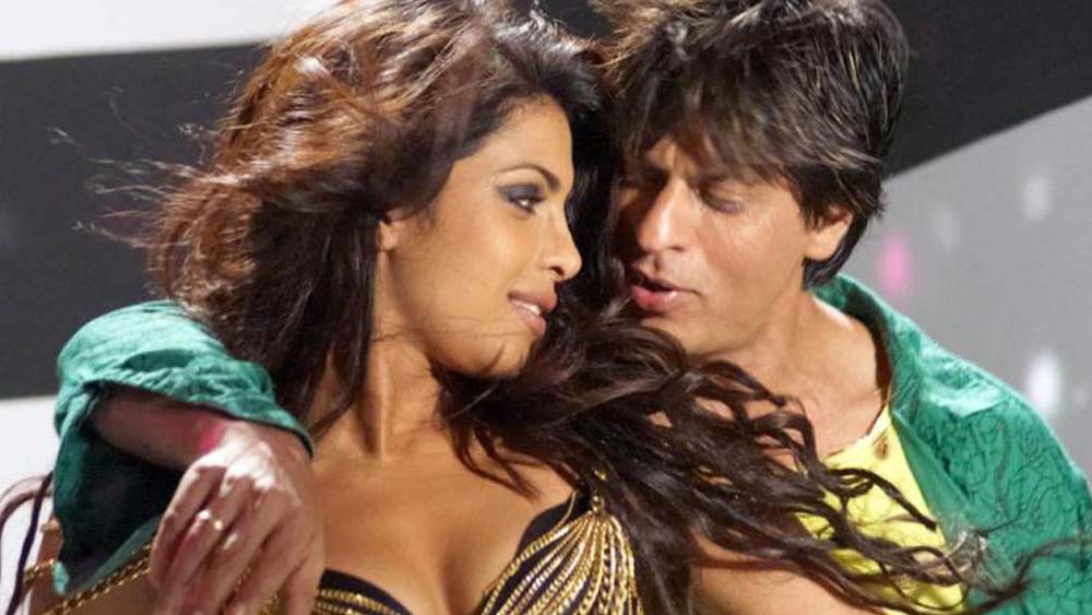 বিশেষ করে ‘ডন টু’-এর পরে প্রিয়ঙ্কার প্রতি শাহরুখের আচরণ নাকি একদম বদলে যায়। তিনি পরিচালক প্রযোজকদের অনুরোধ করতে থাকেন প্রিয়ঙ্কাকে ছবিতে নেওয়ার জন্য।