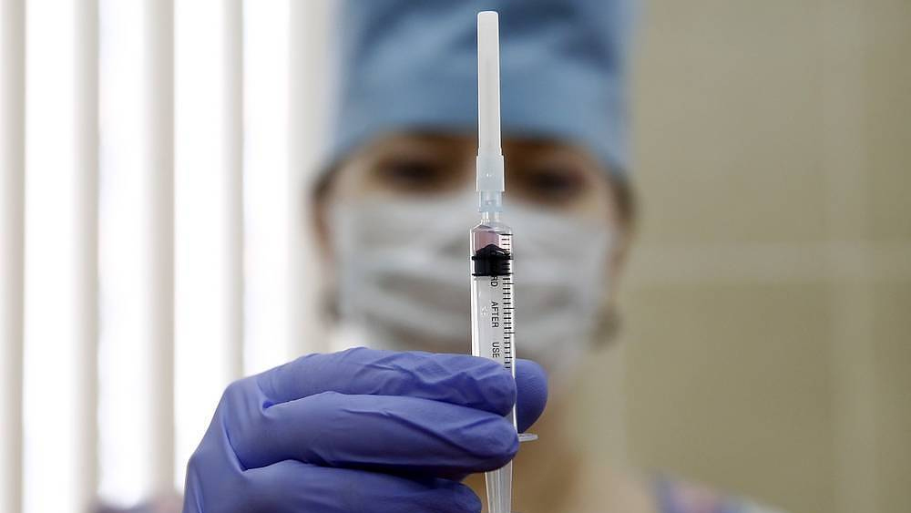 এশিয়া বা আমেরিকার পাশাপাশি ইউরোপেও চলছে করোনা টিকার সন্ধান। জার্মানির বায়োএনটেক, ফোজান ফার্মা এবং ফাইজারের টিকা এখন রয়েছে দ্বিতীয় ধাপে। অন্য দিকে, অস্ট্রেলিয়ার ভ্যাক্সিন পিটিওয়াই লিমিটেডের  তৈরি প্রতিষেধক রয়েছে প্রথম ধাপে।