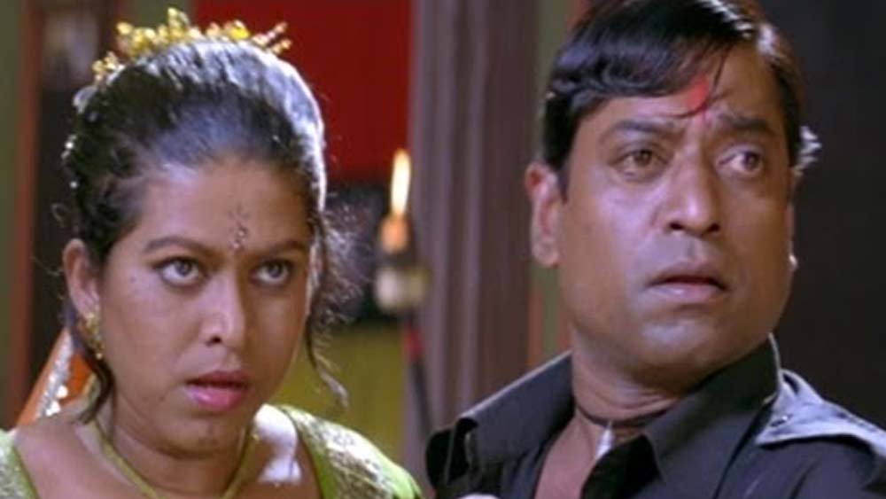 ২০১১-এ শুটিং চলছিল ‘নট এ লভ স্টোরি’-র। ছবির পরিচালক রামগোপাল বর্মা পরে স্মৃতিচারণা করতে গিয়ে বলেন, শুটিং সেটে রক্তবমি করছিলেন অসুস্থ রসিকা। কিন্তু তার পরেও তিনি অভিনয় চালিয়ে গিয়েছেন।