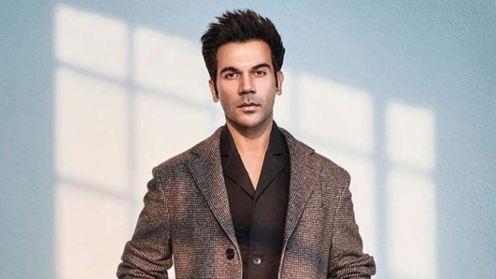 তবে ‘লভ সেক্স অউর ধোকা’-র আগে রাজকুমার অভিনীত ‘রণ’ ছবি মুক্তি পেয়েছিল। এই ছবিতে তাঁর ভূমিকা ছিল সংক্ষিপ্ত। প্রথম থেকেই কিছুটা অন্যধারার ছবির জন্য রাজকুমার ছিলেন পরিচালকদের প্রথম পছন্দ।