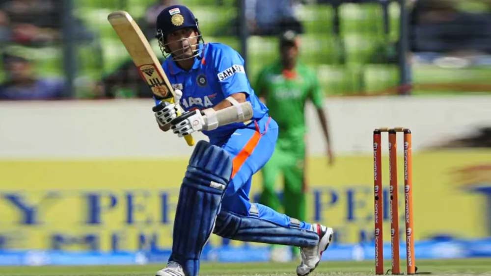 এই সময়ে ১৫ সেঞ্চুরি করেছিলেন সচিন। আর শুধু ব্যাটসম্যান হিসেবেই নয়, বোলার হিসেবেও অবদান রেখেছিলেন সচিন। মিডিয়াম পেস ও স্পিন, দুই ধরনের বোলিংয়ে নিয়েছিলেন ৬২ উইকেট। নিয়েছিলেন ৬৫ ক্যাচও।