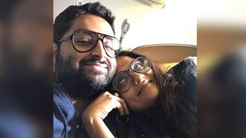  অবশেষে অনেক বাধা, অনেক প্রতিকূলতা পেরিয়ে ২০১৪-তে এক হন ছোটবেলার দুই বন্ধু। অরিজিৎ-ই প্রেম প্রস্তাব দিয়েছিলেন প্রথমে। কোয়েল রাজি হয়ে যান। সিটিলাইট ছবির ‘মুসকুরানে’ গানটিতে সর্বপ্রথম স্ত্রীর সঙ্গে অন ক্যামেরা দেখা যায় অরিজিৎকে।