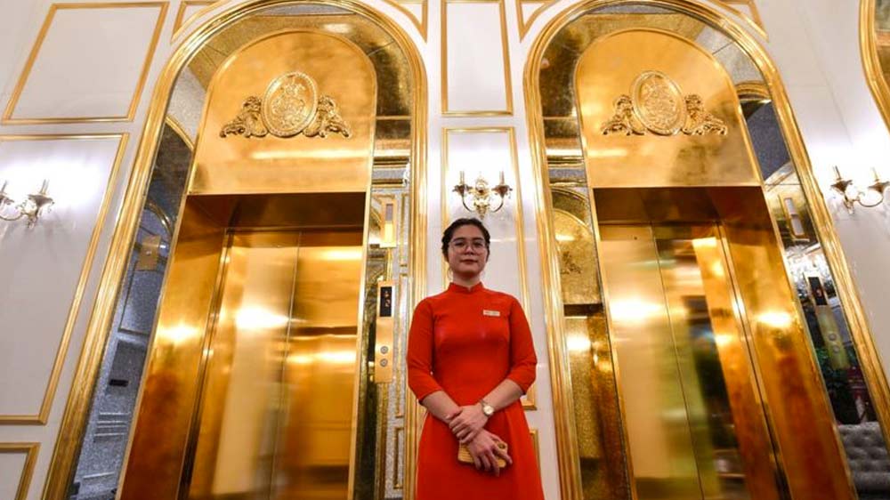 হোটেলে এক রাতের ভাড়া ২০ হাজার টাকা থেকে শুরু। ডবল বেডরুম সুইটের এক রাতের ভাড়া ৭৫ হাজার টাকা।