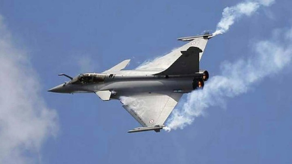 দুই ইঞ্জিনের মিডিয়াম মাল্টি রোল কমব্যাট এয়ারক্র্যাফট গোত্রের এই যুদ্ধবিমানে রয়েছে এমন সব অত্যাধুনিক ক্ষমতা ও প্রযুক্তি যাতে শত্রুপক্ষকে সহজেই টেক্কা দেওয়া যায়। নিশানায় যেমন নিখুঁত ও দ্রুত, তেমনই একসঙ্গে অনেকগুলি কাজ করতে পারবে।