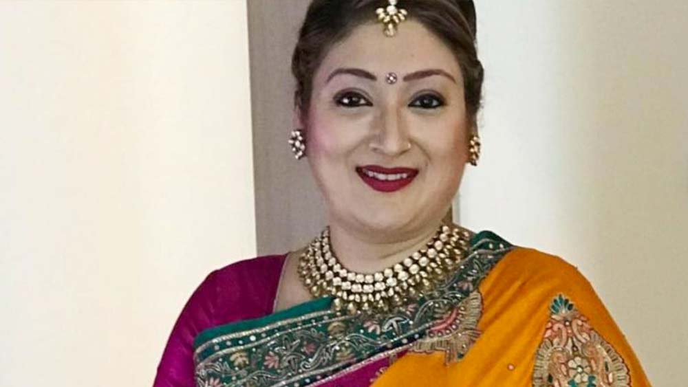 সে রকম এক সময়ে গোবিন্দর জীবনে আসেন সুনীতা। প্রথমে সম্পর্ক ছিল নিছক বন্ধুত্বের। কিন্তু এক সময় সুনীতার কাছে অঙ্গীকারবদ্ধ হন গোবিন্দ। তখনও অবশ্য তিনি সুপারস্টার হননি।