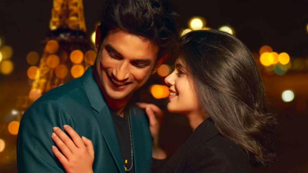 ‘দিল বেচারা’ ছবিতে সঞ্জনা অভিনয় করেছেন কিজি বসু-র চরিত্রে। তবে এই ছবিতে শুটিংয়ে বিতর্কে জড়িয়ে পড়েছিলেন সঞ্জনা। তিনি নাকি অভিযোগ করেন, সুশান্ত তাঁর যৌন হেনস্থা করেছেন।