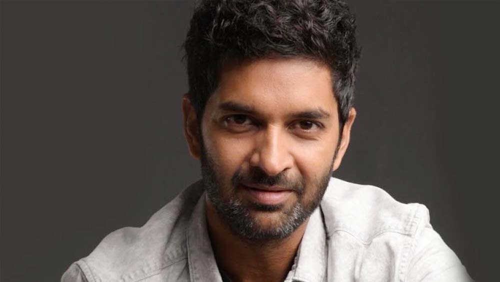 পূরবের জন্ম ১৯৭৯ সালের ২৩ ফেব্রুয়ারি। তাঁর বাবা ছিলেন হোটেল ব্যবসায়ী এবং ছবির প্রযোজক। মা ছিলেন কর্পোরেট ট্রেনার। স্কুল পাশ করার পরে পূরব প্রথমে পড়াশোনা করেন বিজ্ঞান শাখায়। মাঝপথে অধ্যয়নের শাখা পরিবর্তন।