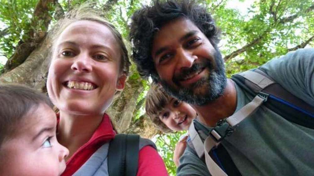 নিজের সম্পর্ক, বিদেশি বান্ধবীর সঙ্গে লিভ ইন, বিয়ের আগেই কন্যাসন্তানের বাবা হওয়া—কোনওটাই সংবাদমাধ্যমের কাছে লুকিয়ে রাখেননি পূরব। পরে এক সাক্ষাৎকারে তিনি জানান, লুসি সন্তানসম্ভবা হওয়ার পরই পরিবার থেকে বিয়ের জন্য চাপ দেওয়া হয়।