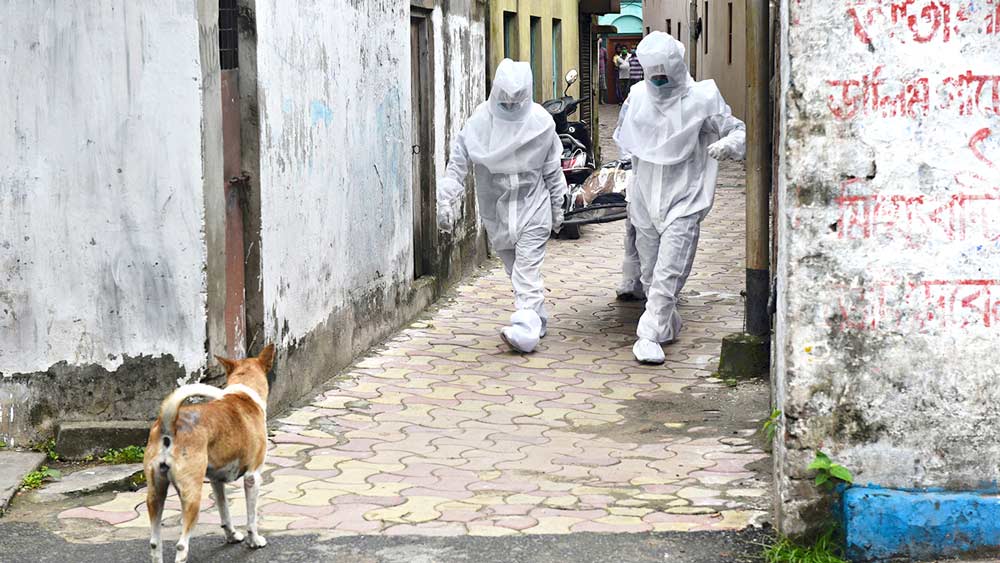 Dead Body of a Covid patient stayed for 15 hours in his house, nobody came forward