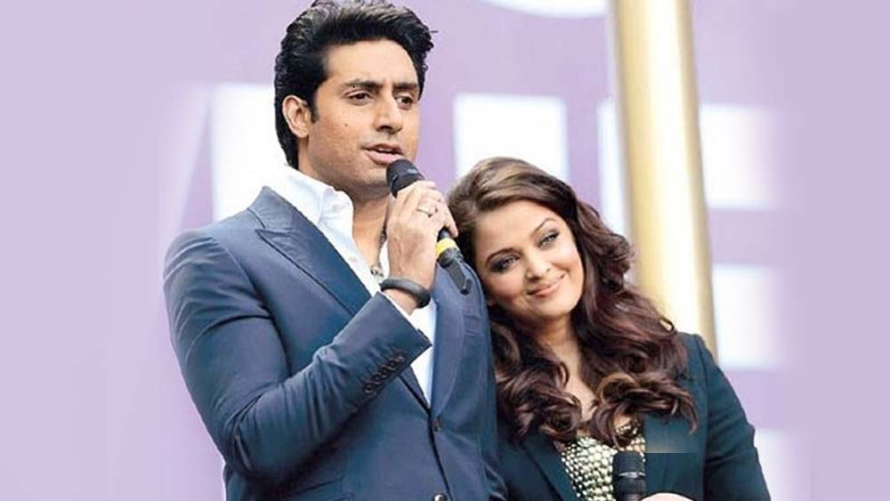 পরে এক সাক্ষাৎকারে অ্যাশ বলেছিলেন, হিরের আংটি নয়। অভিষেক তাঁকে প্রোপোজ করেছিলেন ‘গুরু’-র শুটিং সেটে ব্যবহার করা কোনও একটা জিনিস দিয়ে। তাঁর ওই স্বাভাবিক, অকপট আচরণই ভাল লেগেছিল অ্যাশের।