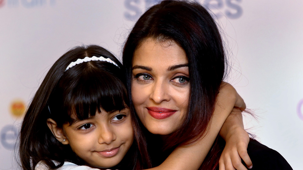 ২০১১ সালের নভেম্বরে জন্ম তাঁদের একমাত্র মেয়ে আরাধ্যার। মা হওয়ার পরে ঐশ্বর্যা অনেকটাই সরে আসেন কেরিয়ার থেকে। কয়েক বছরের বিরতির পর আবার কাজে ফিরেছেন তিনি। তবে সামিল হননি এক নম্বর নায়িকা হওয়ার প্রতিযোগিতায়।