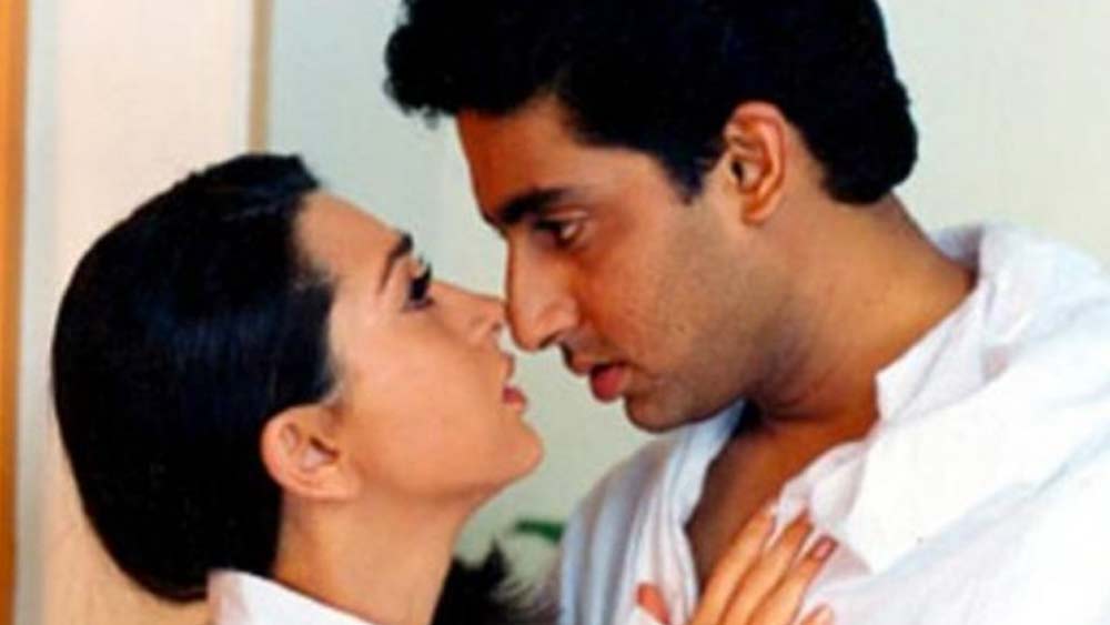 বিয়ের আগে অভিষেকেরও একাধিক সম্পর্ক ছিল। নব্বইয়ের দশকে তাঁর সঙ্গে বাগদান হয়ে গিয়েছিল করিশ্মা কপূরের। কিন্তু তার পরেও সেই সম্পর্ক ভেঙে যায়। শোনা যায়, অভিষেককে জামাই হিসেবে মেনে নিতে আপত্তি ছিল করিশ্মার মা ববিতার। এর পর রানি মুখোপাধ্যায়ের সঙ্গেও অভিষেকের ঘনিষ্ঠতা নিয়ে গুঞ্জন শোনা গিয়েছিল।