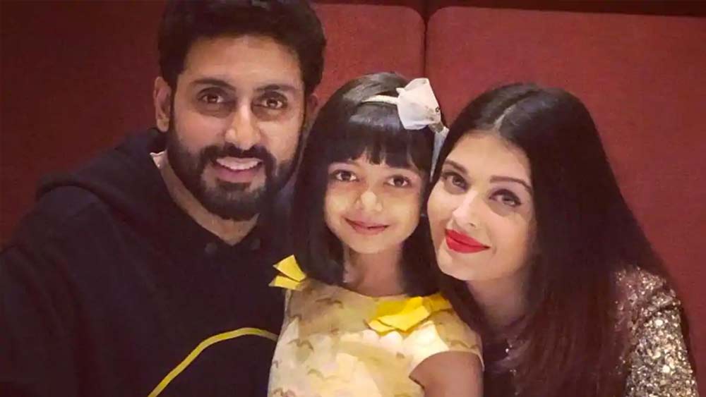 কিন্তু অভিষেক ও ঐশ্বর্যা তাঁদের বিগত সম্পর্ককে আনেননি নিজেদের বর্তমান সমীকরণে। তাঁরা রয়ে গিয়েছেন বলিউডের পাওয়ার কাপলের দৃষ্টান্ত হয়েই।