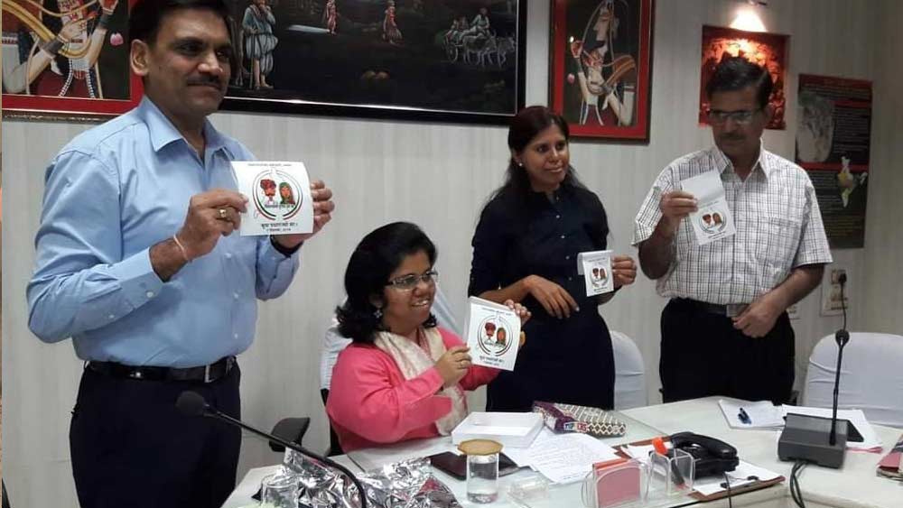 সেই স্বপ্ন সফল হয়েছিল আরতির মায়ের। ছোট থেকেই মেয়ের মধ্যে লড়াই করার শক্তি বপন করতে পেরেছিলেন তিনি। প্রথম প্রথম স্কুলের কটূক্তিতে কষ্ট পেতেন আরতি। কিন্তু পরে সেই কষ্টকেও জয় করে ফেললেন।