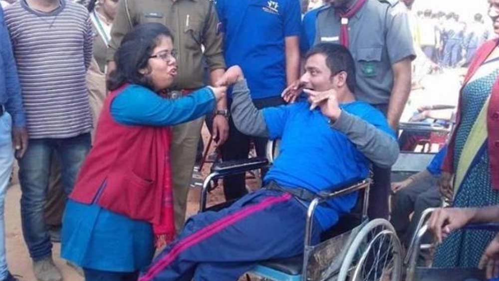 আরতির উদ্যোগে প্রশাসনের তরফে বহু সুযোগসুবিধের ব্যবস্থা করা হয়েছে। ফলে রাজস্থানের প্রত্যন্ত অংশে আগের থেকে অনেক বেশি বিশেষ ভাবে সক্ষম ভোটাররা বুথমুখী হয়েছেন।