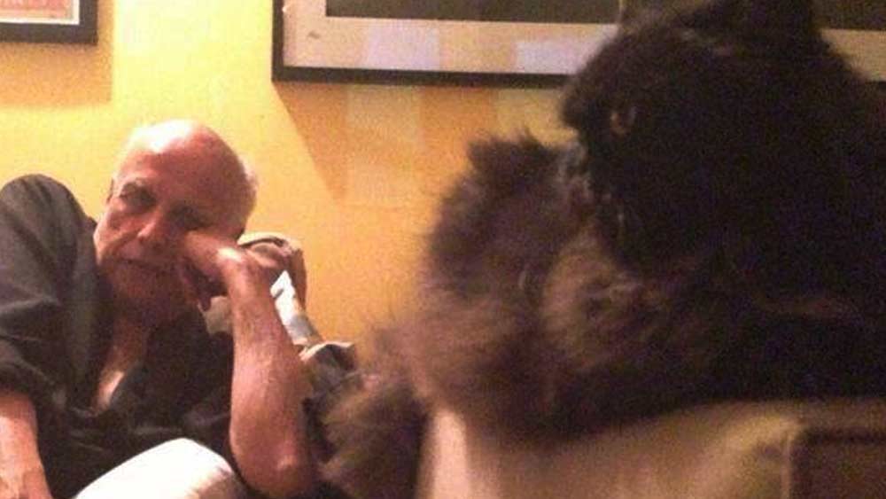 মানসিক অস্থিরতার শিকার পরভিন আশ্রয় খুঁজে পেয়েছিলেন মহেশের মধ্যে। তাঁদের দুরন্ত প্রেমপর্বের কথা লুকিয়ে রাখেননি দু’জনের কেউই। কিন্তু এর পরিণাম ছিল ভয়ঙ্কর। পরভিন আরও ডুবে যান মানসিক রোগে। মহেশ নিষ্কৃতি খুঁজেছিলেন মাদকে। পরে এক সাক্ষাৎকারে তিনি নিজেই জানিয়েছিলেন সেই ভয়ঙ্কর অভিজ্ঞতার কথা।