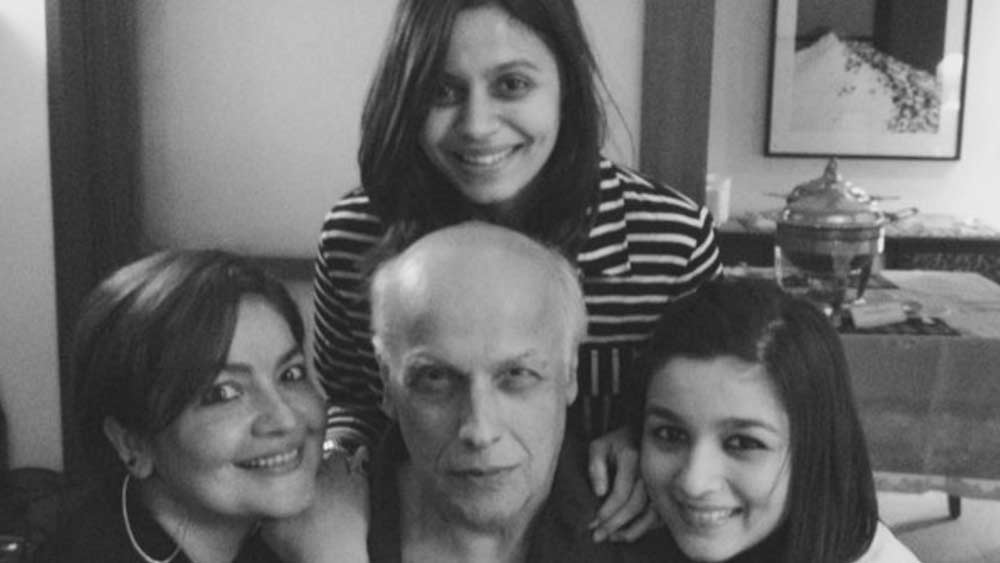 শোনা যায় নিজের তিন মেয়ে এবং এক ছেলেকে বলিউডে প্রতিষ্ঠিত করতে চেষ্টার খামতি রাখেননি মহেশ। সাহায্য করেছেন পরিবারের অন্য সদস্যদেরও। মহেশের মাসতুতো ভাইয়ের ছেলে হলেন ইমরান হাশমী। পাশাপাশি নানাভাই ভট্টের সূত্রে মোহিত সুরী মহেশের আত্মীয়। তাঁদেরও বলিউডের ভিত মজবুত করতে সাহায্য করেছেন মহেশ। কান পাতলে এখন ইন্ডাস্ট্রি সরগরম এই গুঞ্জনেই।