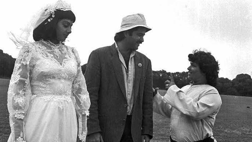 তিন সন্তানকে একাই বড় করেন কিশোরী সরোজ। তাঁর পরিচয় এবং ধর্মবিশ্বাসই গ্রহণ করেছিলেন তিন সন্তান। পরে ব্যবসায়ী সর্দার রোশন খানকে বিয়ে করেন সরোজ। তাঁদের একমাত্র মেয়ে সুকাইনা খান এখন দুবাইয়ে নৃত্য প্রশিক্ষক।