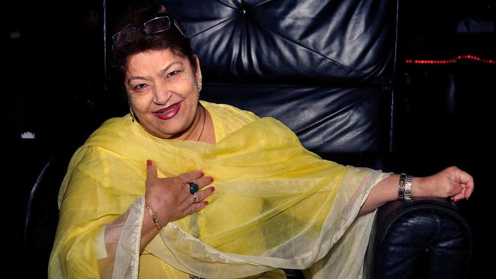 আশি ও নব্বইয়ের দশকে সরোজ-ই দেখিয়েছিলেন কোরিয়োগ্রাফাররাও সিনেমা তথা নায়ক নায়িকার সাফল্যের নেপথ্য কারিগর। তাঁর হাত ধরেই ইন্ডাস্ট্রিতে উত্তরণ ঘটে কোরিয়োগ্রাফারদের অবস্থানের। দীর্ঘ কয়েক দশক পরে চিরতরে থেমে গেল তাঁর ঘুঙুরের বোল।