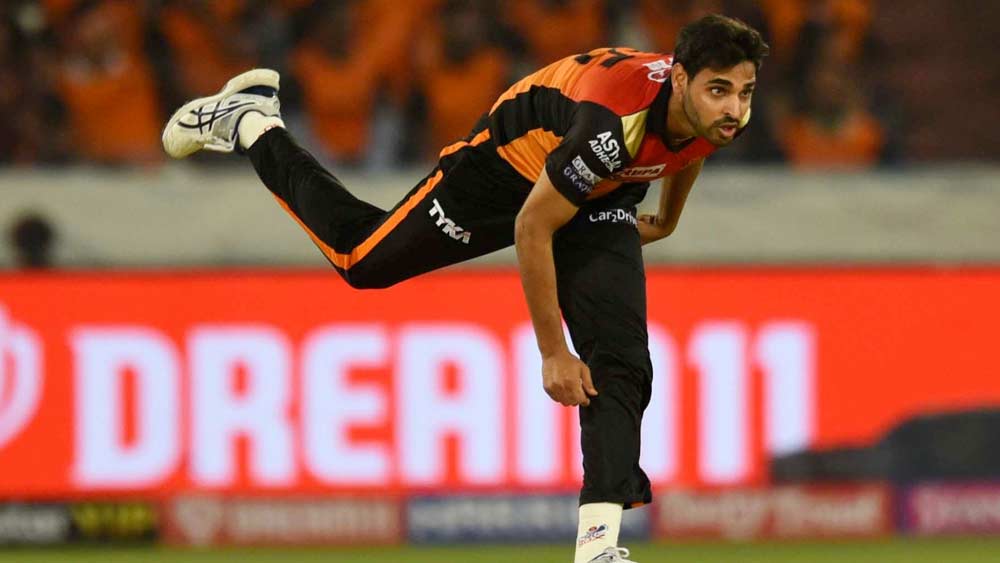 ভুবনেশ্বর কুমার: পেস বোলিংয়ের দায়িত্বে তিনি। সুইংয়ের পাশাপাশি গতির হেরফেরে তিনি বিপজ্জনক। হাতে রয়েছে নাকল বল। ডেথ ওভারে ভুবিকে মারা খুব কঠিন। আর ব্যাট হাতেও তিনি কঠিন পরিস্থিতিতে দলকে নির্ভরতা দিতে পারেন। আইপিএলে ২৩.৭ গড়ে ১৩৩ উইকেট রয়েছে তাঁর