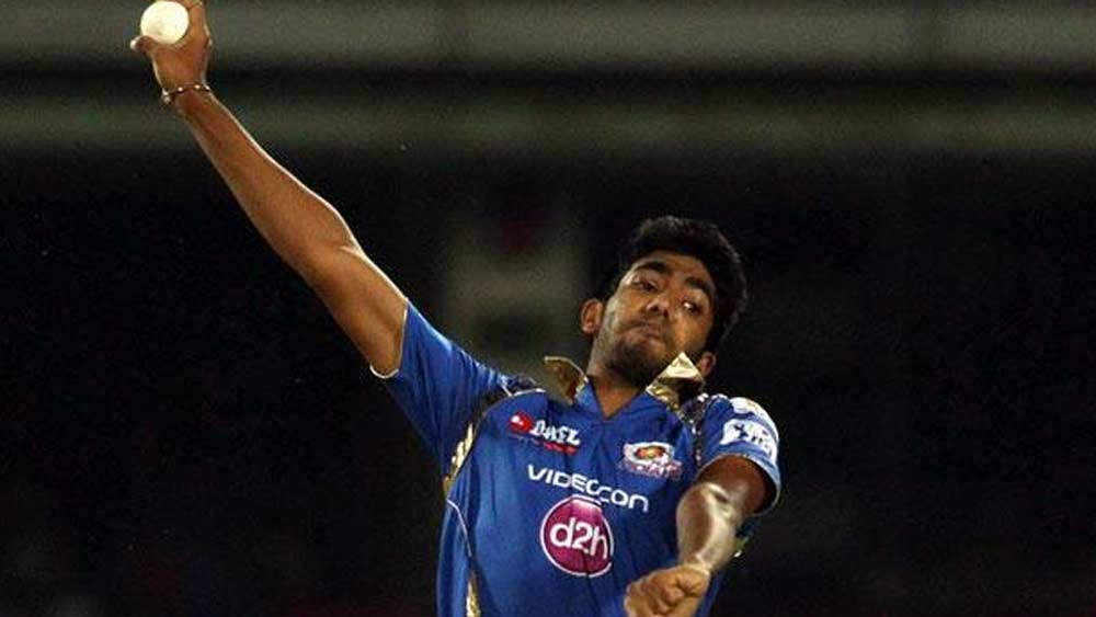 জশপ্রীত বুমরা: তিনিই দলের এক নম্বর বোলার। শুরুতে ও শেষে, দুই ভাবে ব্যবহার করা যায় তাঁকে। বুমরার ইয়র্কার ব্যাটসম্যানদের কাছে হয়ে উঠেছে আতঙ্ক। ডেথ ওভারে তাঁকে মারা প্রায় অসম্ভব। আইপিএলে ৮২ উইকেট নিয়েছেন তিনি।