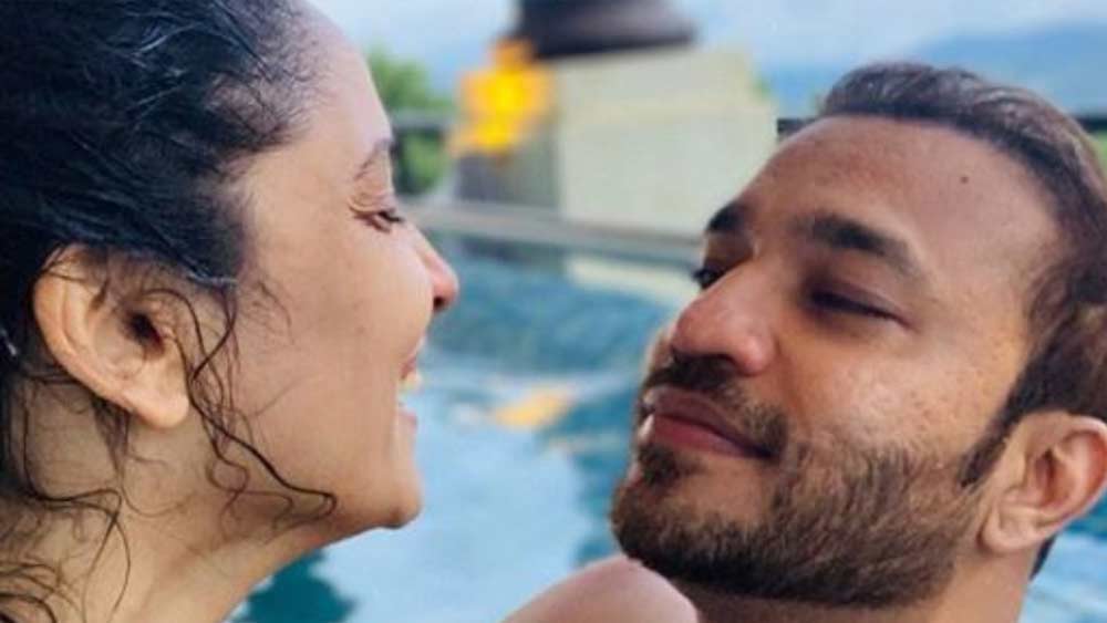 তাঁর নাম ভিকি জৈন। জন্ম ছত্তীসগঢ়ের রায়পুরে। বয়স ৩৪।