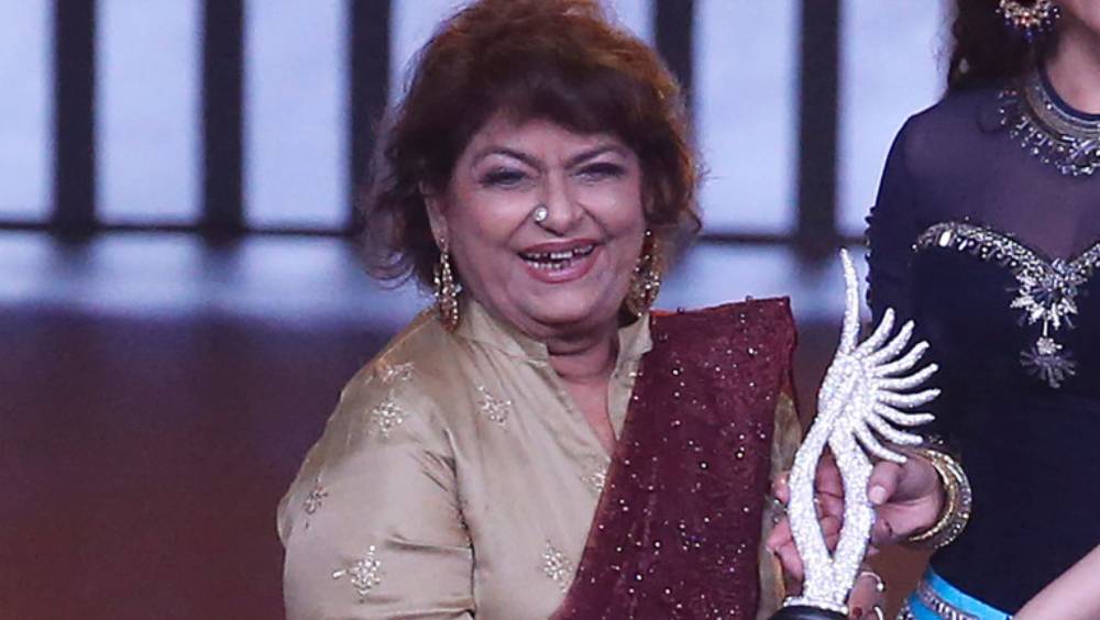 নিজের ডেট শেষ হওয়ার বিষয়টি সরোজ জানিয়েছিলেন মনসুরকে। জানান, বাকি গানের শুটিং না হলেও তাঁকে ফিল্ম ছেড়ে যেতে হবে। সে সময় মনসুর নাকি সরোজকে বলেন, ‘পহেলা নশা’-র কোরিয়োগ্রাফ করা স্টেপগুলো তাঁর অ্যাসিস্ট্যান্টদের দিয়ে যেন আমির খানকে শিখিয়ে দেওয়া হয়। যাতে আমির তা রিহার্সাল করতে পারেন। সরোজকে নাকি শিমলা যাওয়ারও অনুমতি দিয়েছিলেন মনসুর।