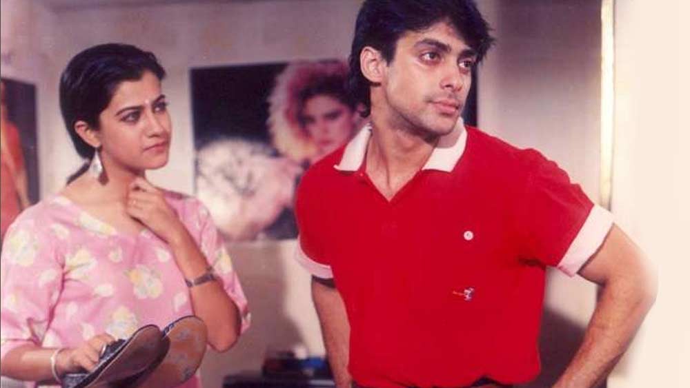 সলমনের প্রথম ছবি ‘বিবি হো তো অ্যায়সি’-তে কোরিয়োগ্রাফার ছিলেন সরোজ। তখন সলমন তারকা হননি। কিন্তু সরোজ সেই ‘তেজাব’ থেকেই ইন্ডাস্ট্রির সেরা কোরিয়োগ্রাফার। ‘বিবি হো তো অ্যায়সি’ থেকেই সলমন-সরোজ পরিচয়।