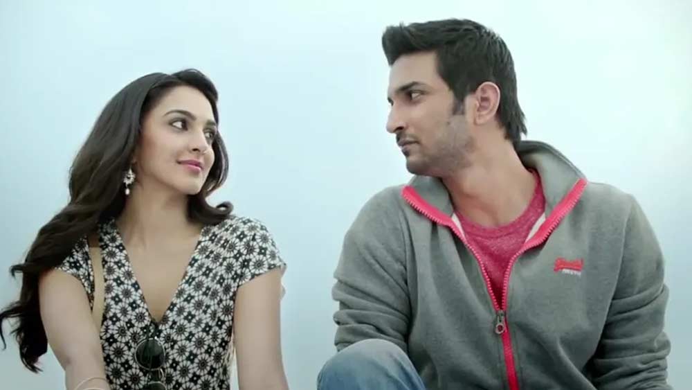 ছবিতে ধোনির ভূমিকায় ছিলেন সুশান্ত সিংহ রাজপুত। তাঁর স্ত্রী সাক্ষীর চরিত্র পর্দায় রূপায়িত করেছিলেন কিয়ারা। ইতিমধ্যেই বেশ কিছু ছবিতে অভিনয় করেছেন কিয়ারা। ‘মেশিন’, ‘কলঙ্ক’, ‘গুড নিউজ’ ছবিতে কিয়ারার কাজ প্রশংসিত হয়।