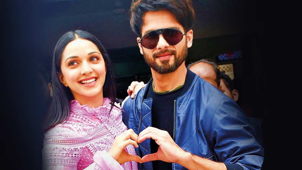 তবে তাঁর কেরিয়ারে সবথেকে উল্লেখযোগ্য কাজ এখনও অবধি ‘কবীর সিংহ’ এবং ‘লাস্ট স্টোরিজ’। কবীর সিংহ ছবিতে কিয়ারা ছিলেন শাহিদ কপূরের নায়িকা। ছবিতে কিয়ারার সংলাপ বিশেষ ছিল না। তিনি শাহিদের মন্ত্রমুগ্ধ প্রেমিকা। অন্য দিকে ডাক্তারিতে তাঁর সিনিয়র শাহিদ কপূর তাঁর চূড়ান্ত পজেসিভ প্রেমিক।