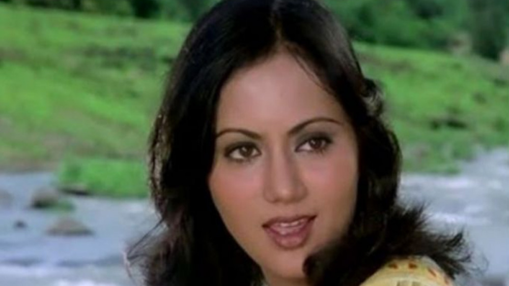 এমনকি, স্ত্রী রঞ্জিতা ও একমাত্র ছেলে স্কাইয়ের বিরুদ্ধে তিনি হুমকি ও মারধরের অভিযোগও আনেন। উত্তপ্ত কথা কাটাকাটির পরে পাঁচতলার বারান্দা থেকে তাঁকে নাকি ঠেলে ফেলে দেওয়ারও হুমকি দেন স্ত্রী ও ছেলে। অভিযোগ, মার্কিন যুক্তরাষ্ট্রে সুপারস্টোর চেনের মালিক রাজের।