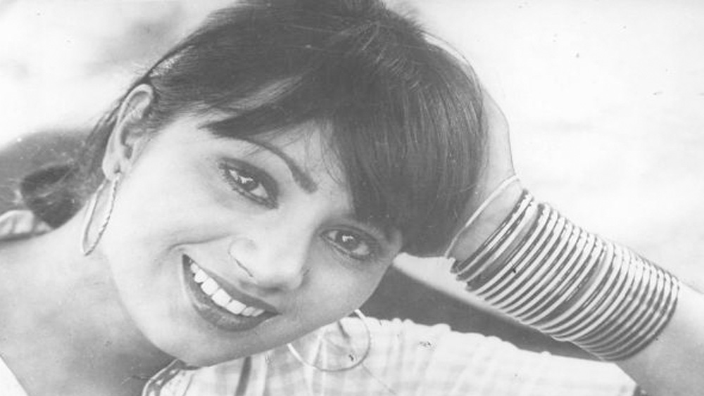 পরে অবশ্য তাঁরা সংবাদমাধ্যমে জানান, তাঁদের মধ্যে সব মিটমাট হয়ে গিয়েছে। ব্যবসার শেয়ার সূত্রে মূলত তাঁর স্বামী ও ছেলের মধ্যে বিবাদ হয়েছিল বলে জানান রঞ্জিতা।