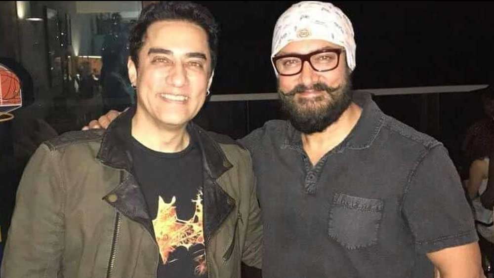 প্রত্যাশা ছিল আমির খানের ভাই ফয়সল খানের কাছেও। কিন্তু তিনি হতাশ করেন। ‘প্যায়ার কা মওসম’, ‘কয়ামত সে কয়ামত তক’ ছবিতে ছোট ভূমিকায় অভিনয় করেছিলেন। নায়ক হিসেবে ছিলেন ‘মদহোশ’ ছবিতে। কিন্তু বেশিদূর এগোয়নি তাঁর দৌড়। শোনা যায়, তিনি নাকি মানসিক ভাবে অসুস্থ হয়ে পড়েন।