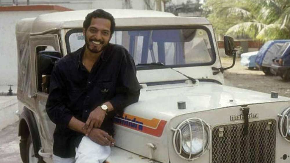 মুম্বই পুলিশের অনুমতিতেই বন্দুক সঙ্গে নিয়ে ঘুরতেন নানা। যে আগ্নেয়াস্ত্র সঞ্জয়ের কেরিয়ারকে খাদের মুখে পৌঁছে দিয়েছিল, সেই আগ্নেয়াস্ত্রই নানাকে অন্য পরিচয় দিয়েছে।