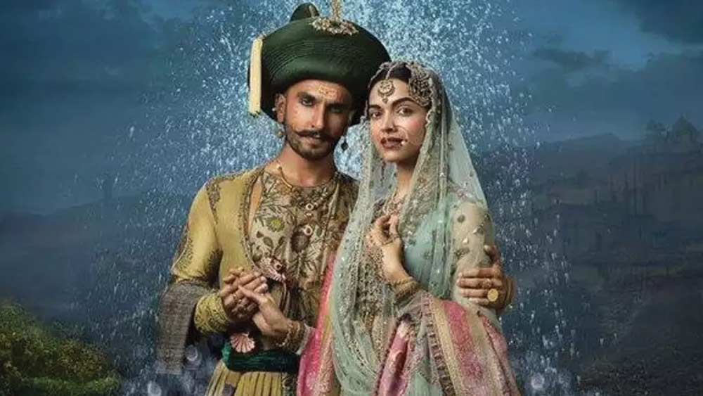 রোমান্টিক ড্রামা প্লটের থেকে বেরিয়ে ভন্সালী তাঁর ছবির দর্শকদের স্বাদবদল করান ২০১৪-এ। পরিচালনা করেন মুষ্টিযোদ্ধার বায়োপিক ‘মেরি কম’। সে বছর মুক্তি পায় তাঁর আর একটি ছবি ‘গব্বর ইজ ব্যাক’। পরের বছর ভারতীয় মূল ধারার বিনোদন ছবির জগতে ঝড় তোলে তাঁর ‘বাজীরাও মস্তানি’।