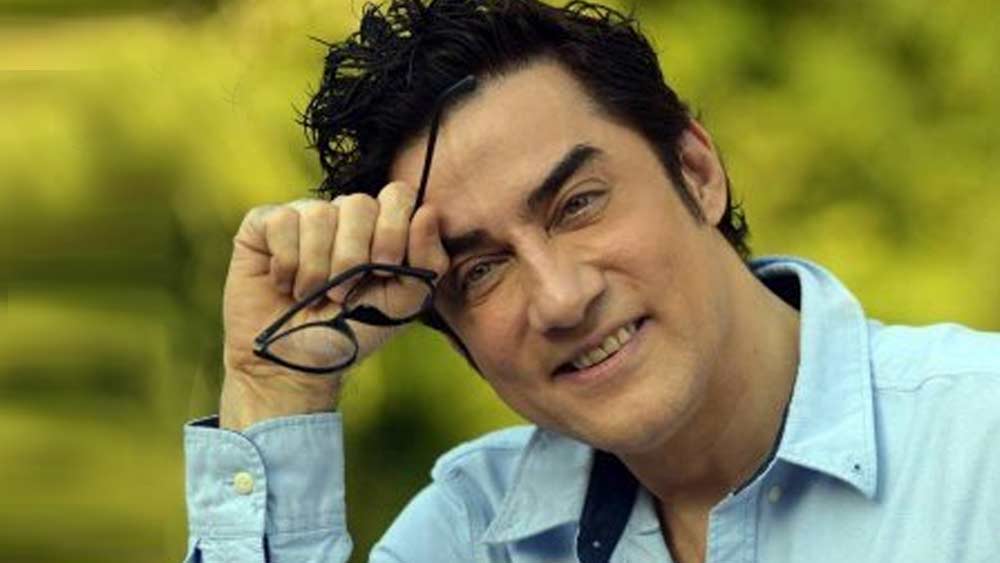 তাঁকে নায়কের ভূমিকায় বলিউড প্রথম পায় ১৯৯৪ সালে, ‘মদহোশ’ ছবিতে। তাহির হুসেনের প্রযোজনায় এবং বিক্রম ভট্টের পরিচালনায় এই ছবি বক্স অফিসে সফল হয়নি। পরে এক সাক্ষাৎকারে ফয়জল নিজেও স্বীকার করেন, ছবিতে তাঁর অভিনয় দুর্বল ছিল।